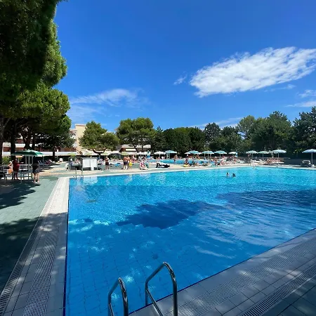 Spend Your In An Amazing Lägenhet Bibione
